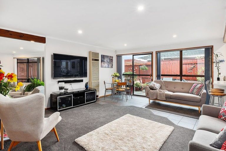 Photo of property in 12 Montrose Grove, Churton Park, Wellington, 6037