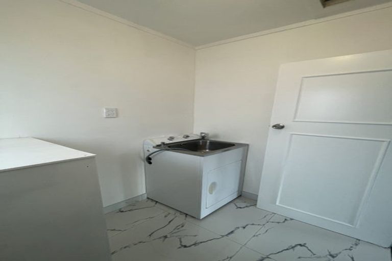 Photo of property in 1/33 Reid Road, New Lynn, Auckland, 0600