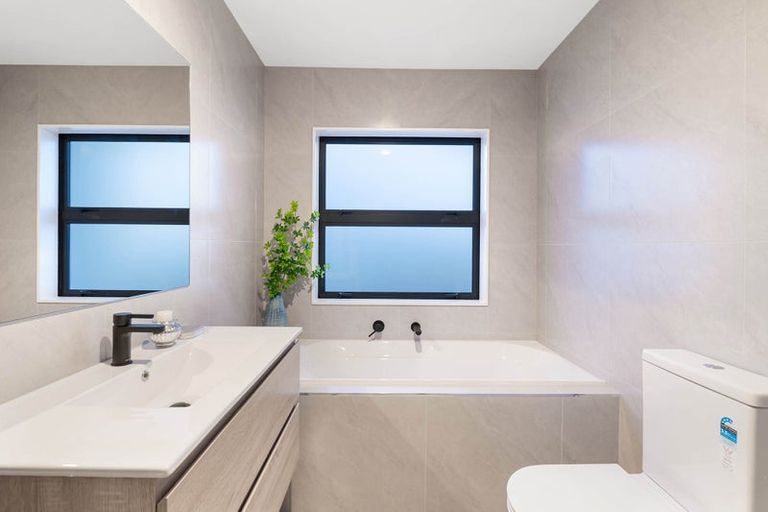 Photo of property in 129 Wainui Road, Silverdale, 0932