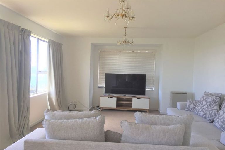 Photo of property in 30 Nalanda Crescent, Broadmeadows, Wellington, 6035