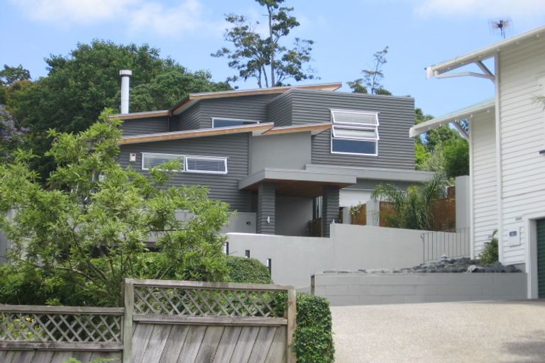 Property details for 44 Tawera Road, Greenlane, Auckland, 1051