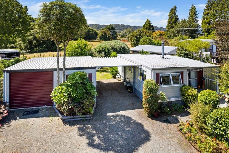 Photo of property in 4 Hugh Avenue, Hamurana, Rotorua, 3097