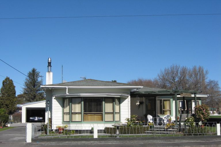 Photo of property in 4 Union Street, Waipawa, 4210