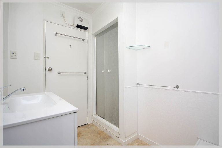Photo of property in 14a Reeve Street, Foxton, 4814