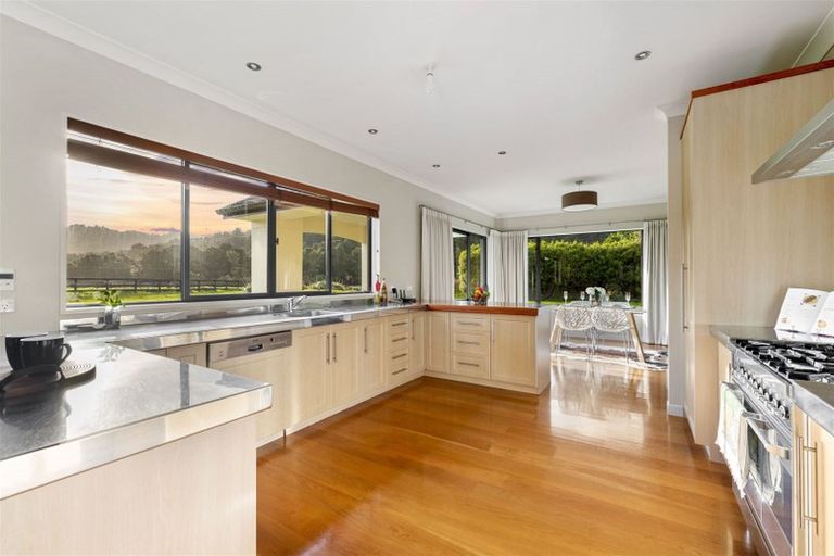 Photo of property in 50 Robert Might Road, Kumeu, 0810