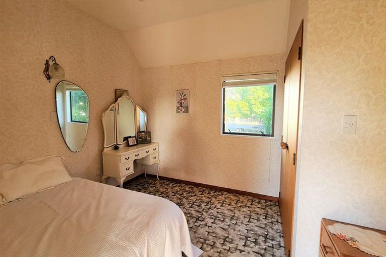 Photo of property in 6 Halse Place, Opunake, 4616