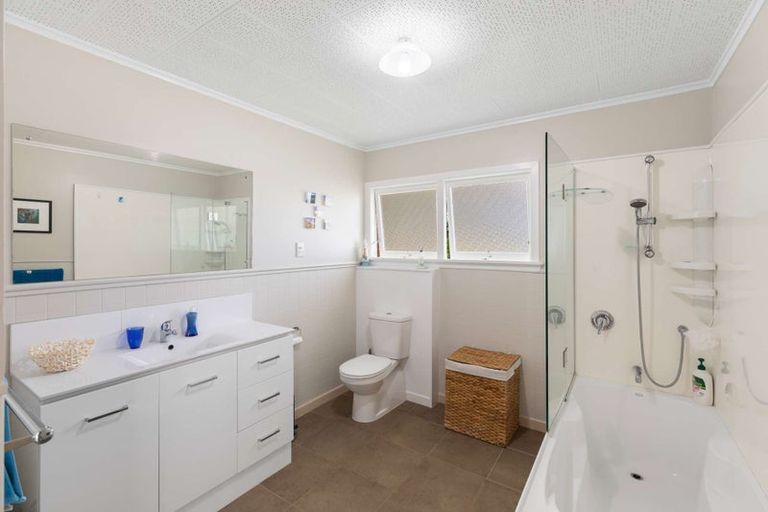 Photo of property in 1 Cowley Place, Te Kamo, Whangarei, 0112