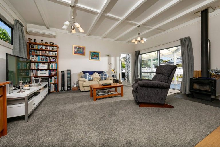 Photo of property in 49a Roland Road, Greenhithe, Auckland, 0632