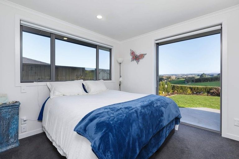 Photo of property in Waterview Estate, 9/4 Greystone Place, Omokoroa, 3114