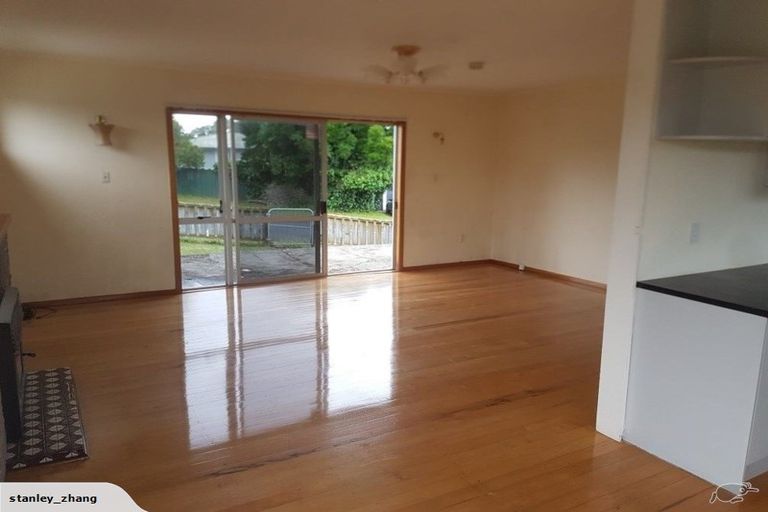 Photo of property in 51 Farquhar Road, Glendene, Auckland, 0602