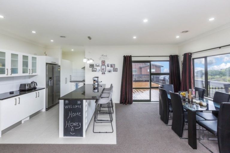 Photo of property in 90 Kirton Drive, Riverstone Terraces, Upper Hutt, 5018