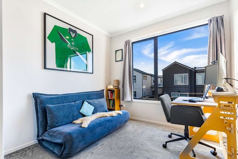 Photo of property in 11 Wai Place, Westgate, Auckland, 0614