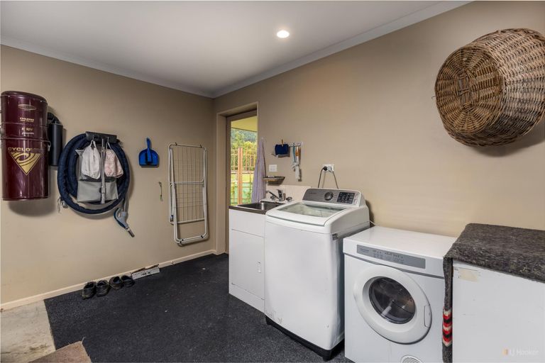 Photo of property in 151 Garlands Road, Waimate, 7979