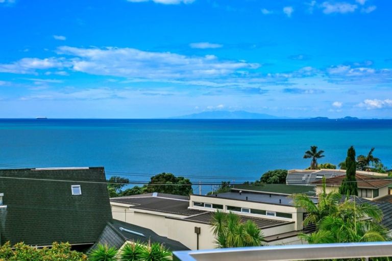 Photo of property in 74 Churchill Road, Murrays Bay, Auckland, 0630