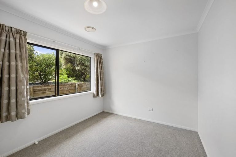 Photo of property in 33 Karamea Street, Whalers Gate, New Plymouth, 4310