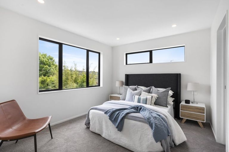 Photo of property in 21b Pipitea Place, Massey, Auckland, 0614