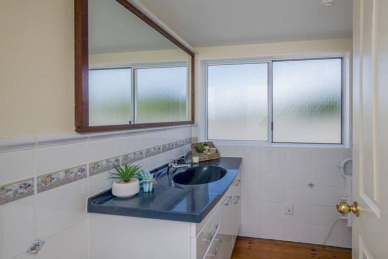 Photo of property in 68 Marine Parade, Otaki Beach, Otaki, 5512