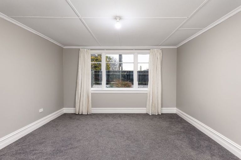 Photo of property in 12 Rhodes Street, Waimate, 7924