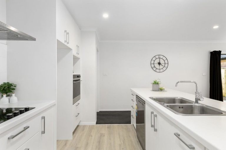 Photo of property in 48 Marion Crescent, Papamoa Beach, Papamoa, 3118