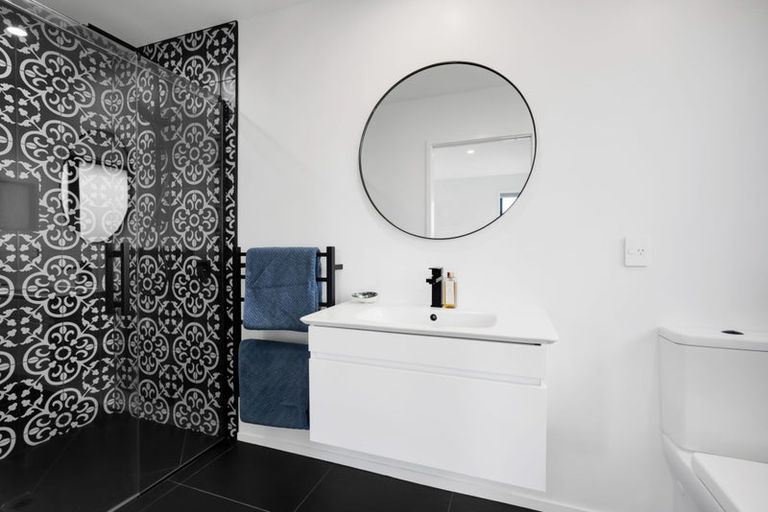 Photo of property in 8 Tikorangi Road East, Tikorangi, 4383