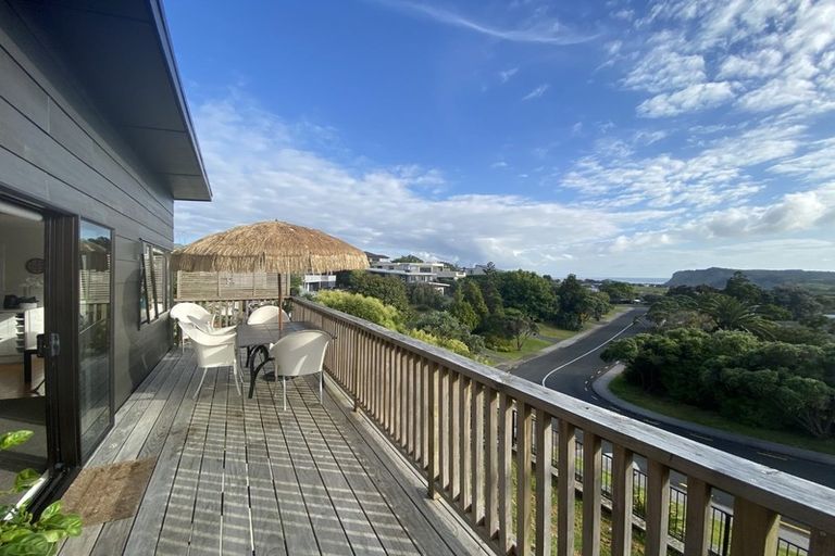 Photo of property in 43 Everard Avenue, Army Bay, Whangaparaoa, 0930