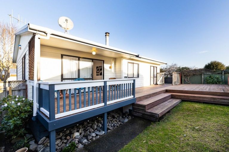 Photo of property in 5 Spackman Crescent, Paraparaumu, 5032