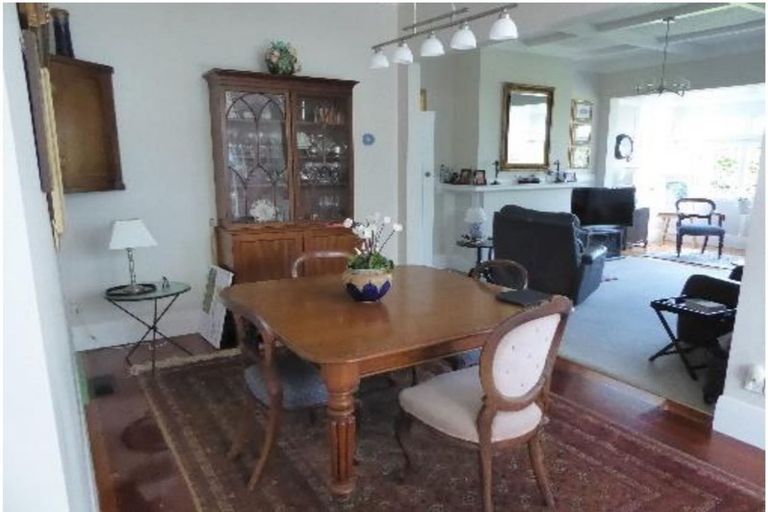 Photo of property in 1/46 Old Lake Road, Narrow Neck, Auckland, 0624