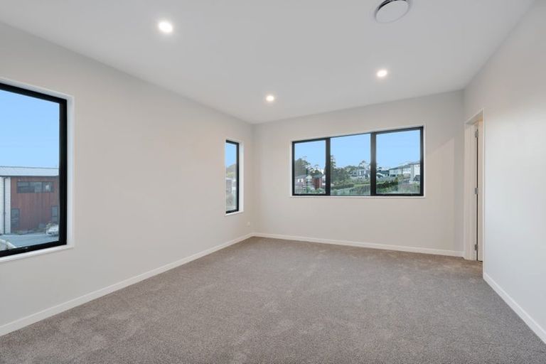 Photo of property in 12 Kiokio Place, Swanson, Auckland, 0614