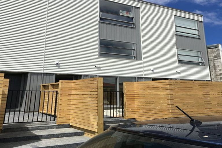 Photo of property in 9/24 Princess Terrace, Newtown, Wellington, 6021