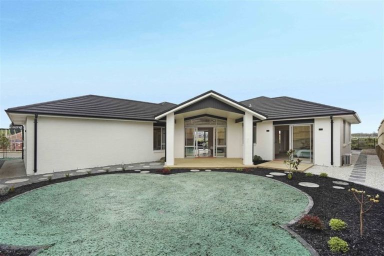 Photo of property in 1 Paiaka Place, Rototuna North, Hamilton, 3210