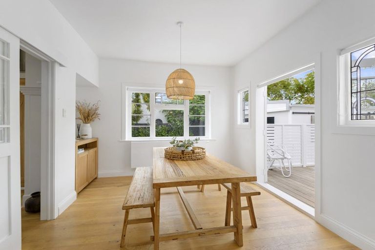 Photo of property in 64 Wilsons Road, Saint Martins, Christchurch, 8022