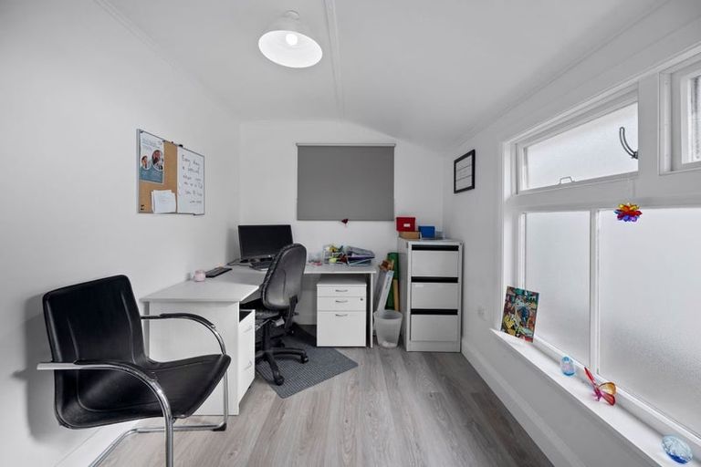 Photo of property in 6 Avondale Road, Taradale, Napier, 4112