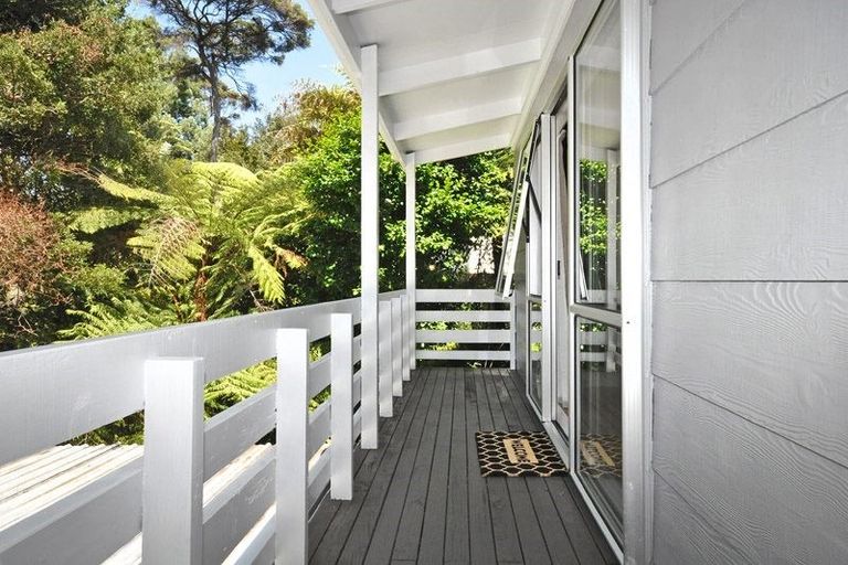 Photo of property in 1/8 Sapphire Place, Bayview, Auckland, 0629