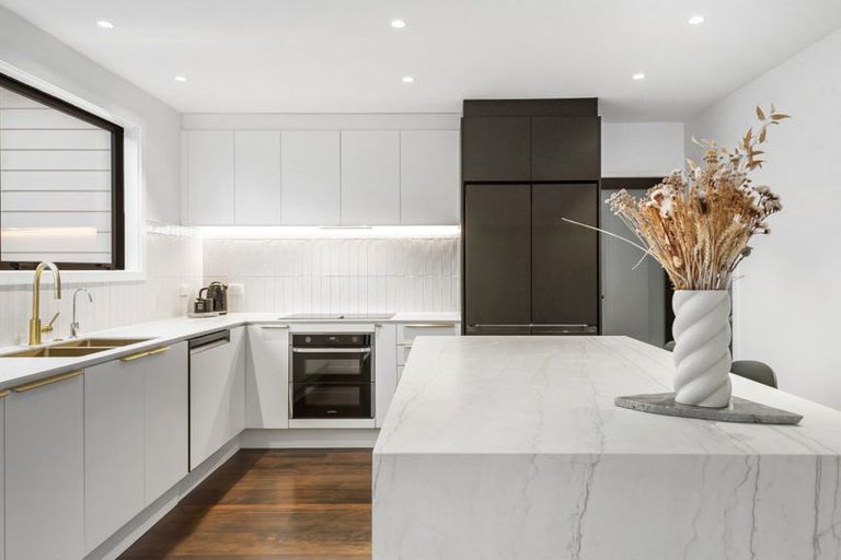 Photo of property in 48 Sylvia Road, Hillcrest, Auckland, 0627