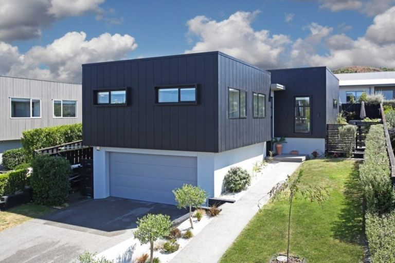 Photo of property in 10 Stockyard Crescent, Pukekohe, 2120