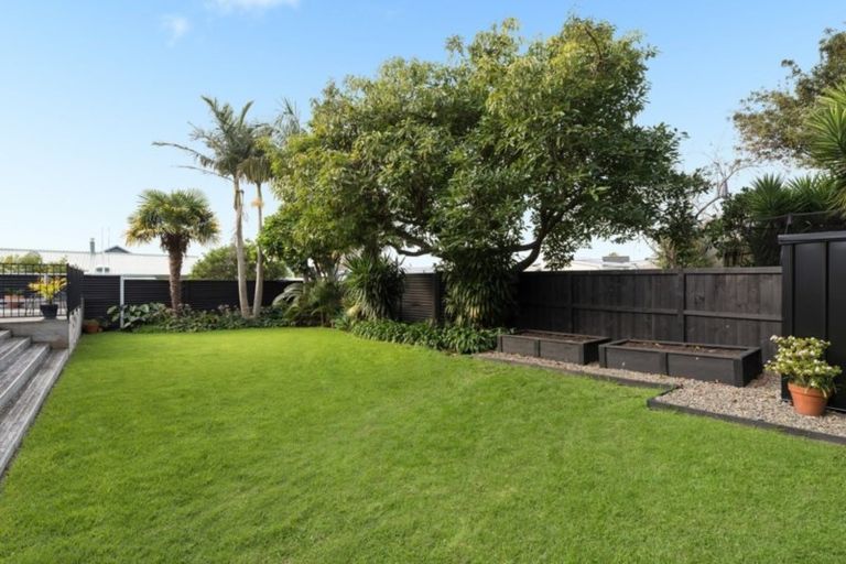 Photo of property in 27 Seaway Terrace, Otumoetai, Tauranga, 3110