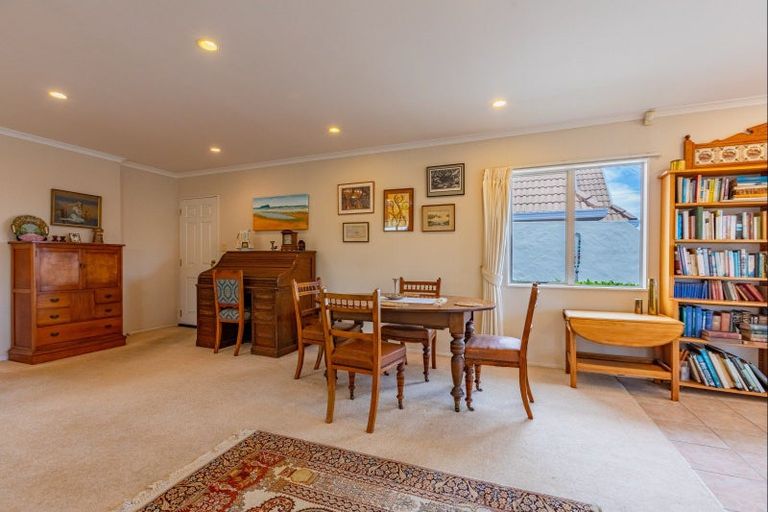 Photo of property in 2/15 Meeanee Quay, Westshore, Napier, 4110