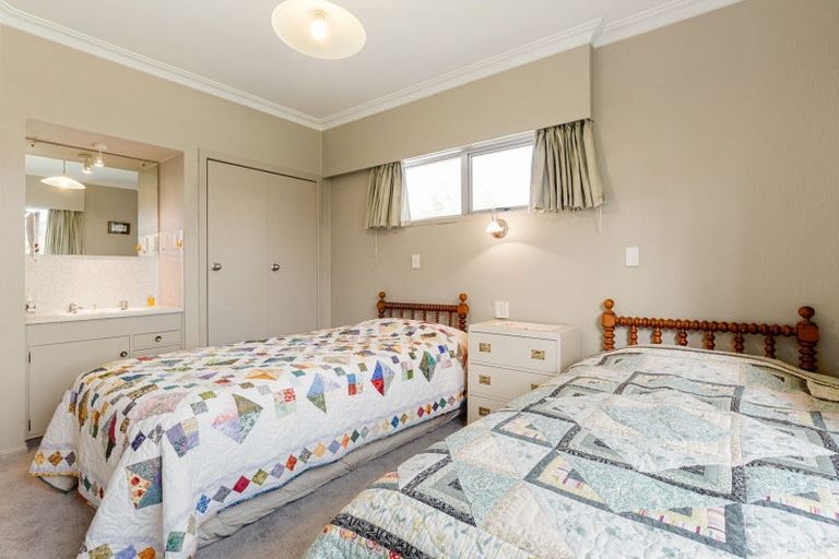 Photo of property in 24 Queen Street, Cambridge, 3434