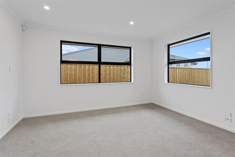 Photo of property in 76a Watkins Drive, Rangiora, 7400