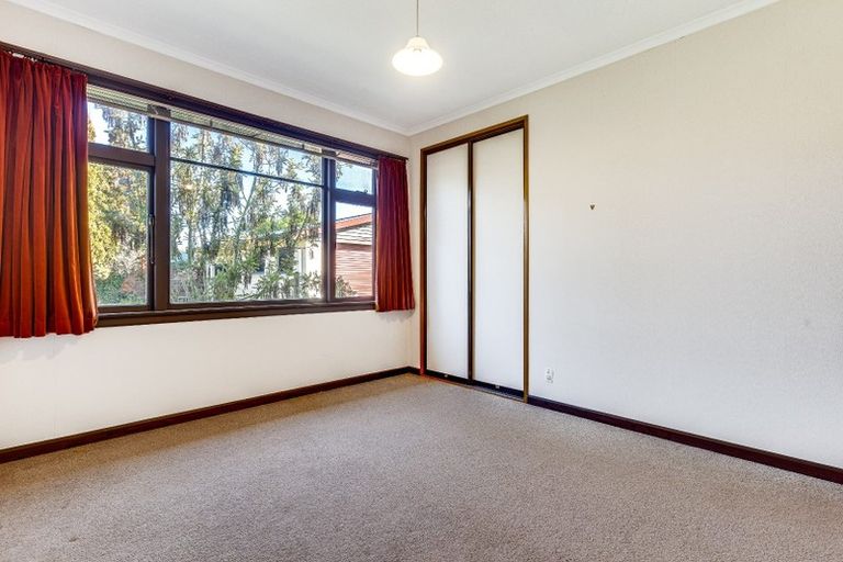 Photo of property in 131 Memorial Avenue, Burnside, Christchurch, 8053