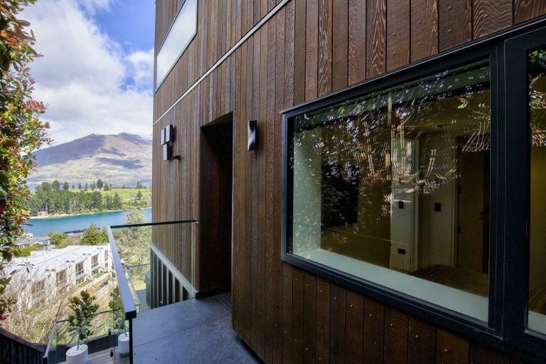 Photo of property in 9 Earnslaw Terrace, Queenstown, 9300