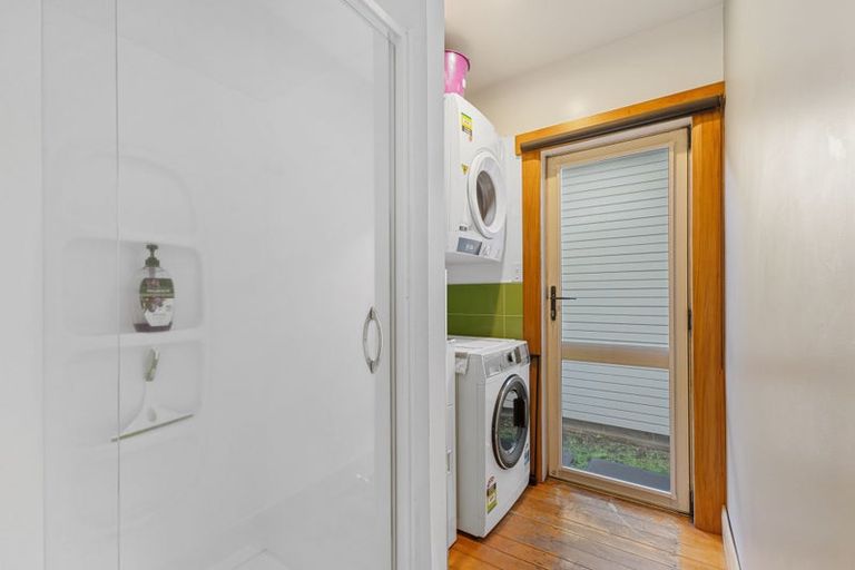 Photo of property in 39 Belt Road, Moturoa, New Plymouth, 4310