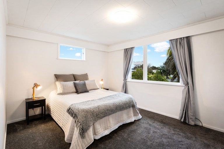 Photo of property in 2 Monterey Place, Totara Park, Upper Hutt, 5018