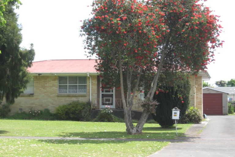 Photo of property in 291 Shakespeare Street, Leamington, Cambridge, 3432