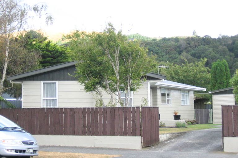 Photo of property in 22 Gemstone Drive, Birchville, Upper Hutt, 5018