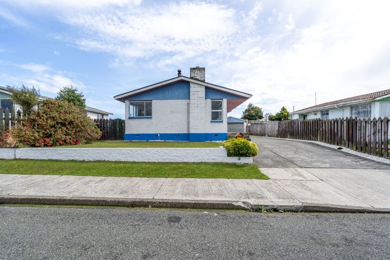 Photo of property in 24 Argyle Street, Kew, Invercargill, 9812