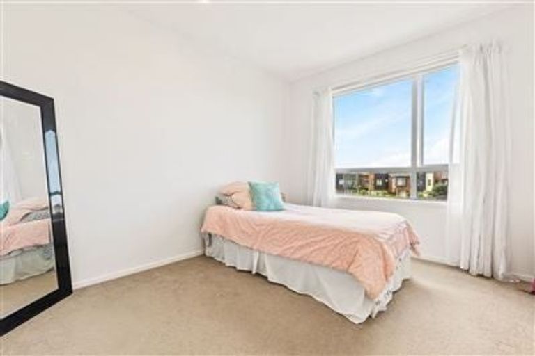 Photo of property in 202/160a Hobsonville Point Road, Hobsonville, Auckland, 0616