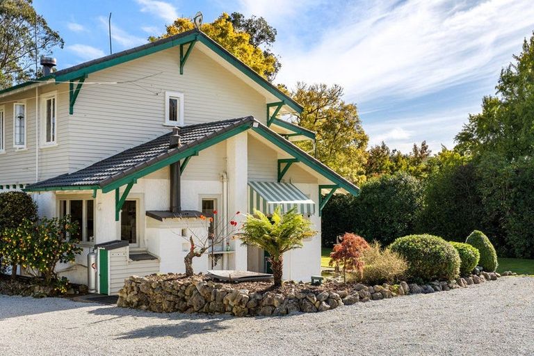 Photo of property in 1909 Tiniroto Road, Waerengaokuri, Manutuke, 4072