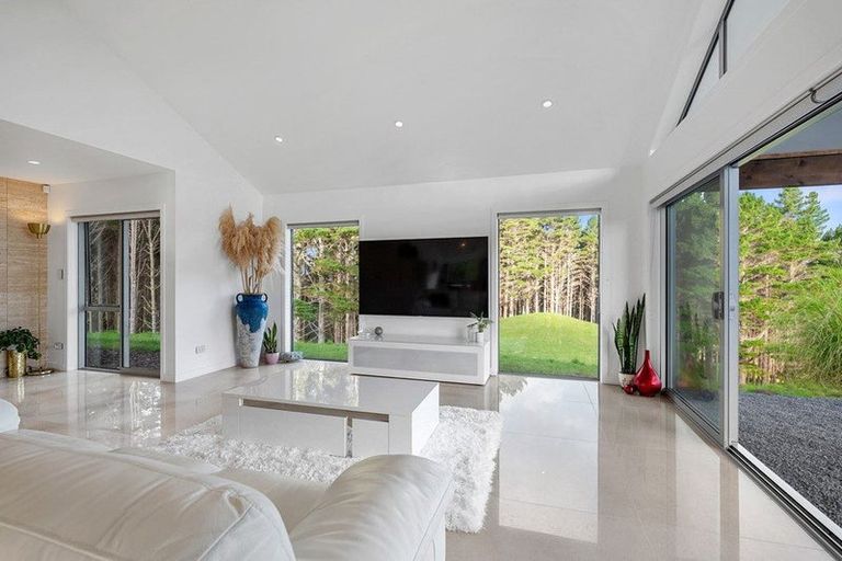 Photo of property in 132b Dormer Road, Waitoki, Helensville, 0875