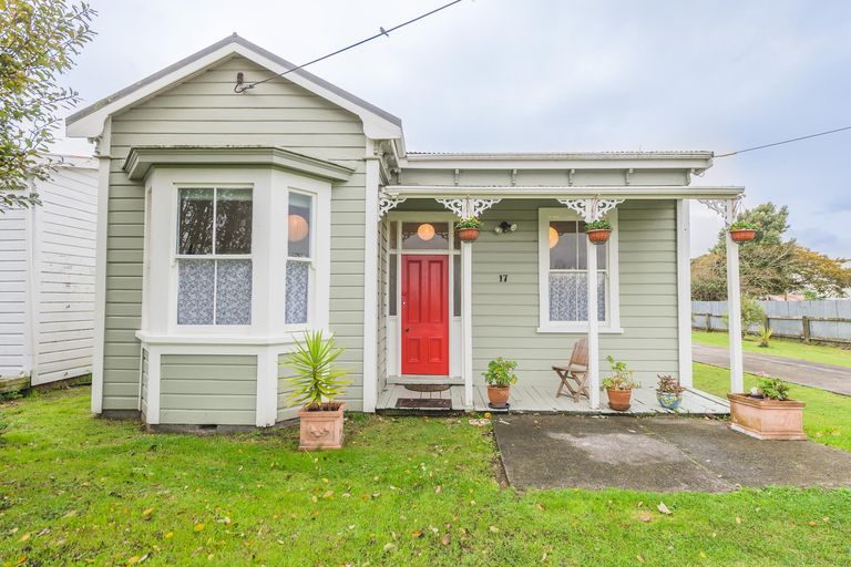 Photo of property in 17 Kelvin Street, Aramoho, Whanganui, 4500